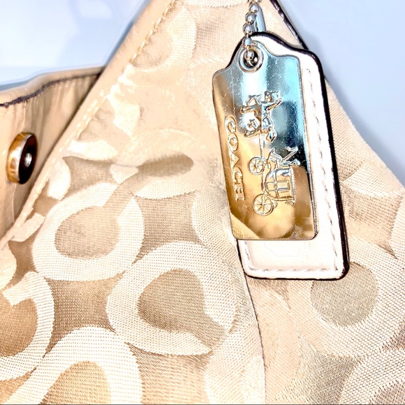 Coach purse - Picture 4 of 6